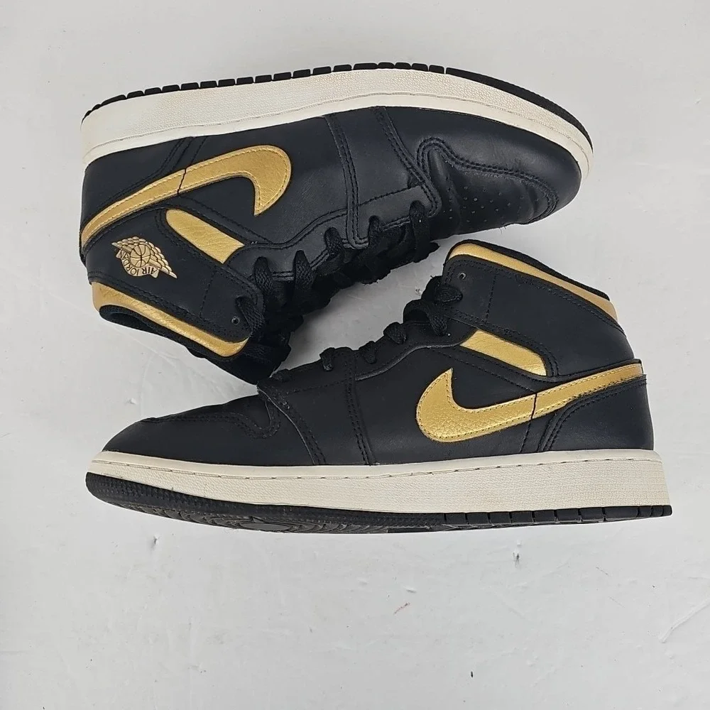 Nike Air Jordan 1 Mid Black Metallic Gold‎ White Youth 6.5Y DQ8423-071